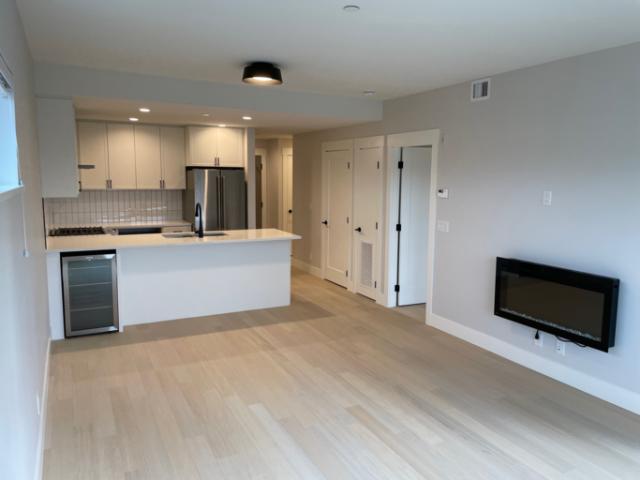1 Bedroom Condo Maple Ridge BC 102658170
