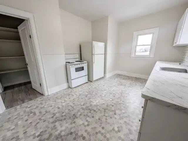 1 Bedroom Condo St. Catharines ON 102846428