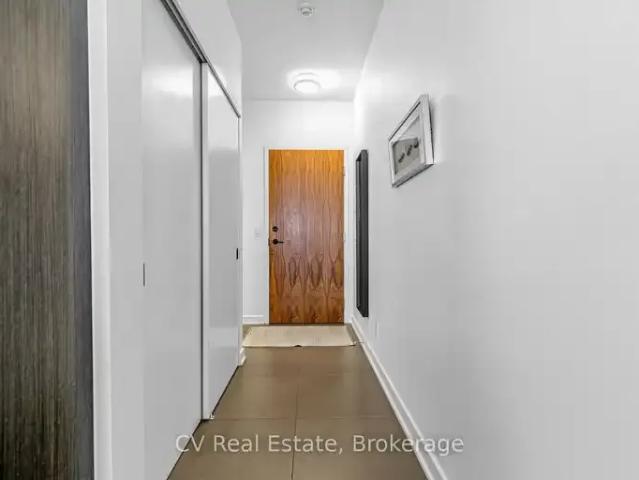 1 Bedroom Condo Toronto ON 103594391