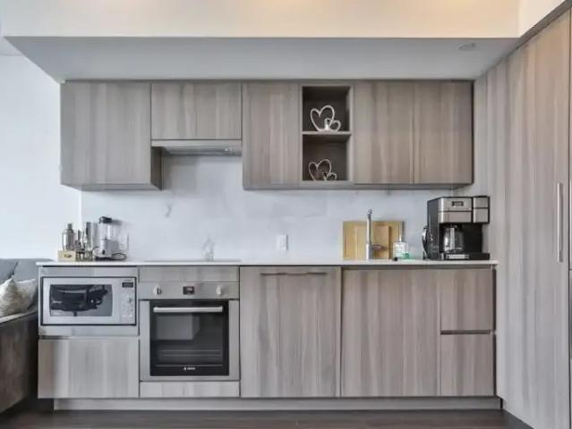 1 Bedroom Condo Toronto ON 103215808
