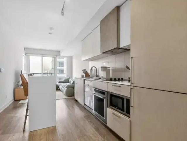 1 Bedroom Condo Toronto ON 103322480
