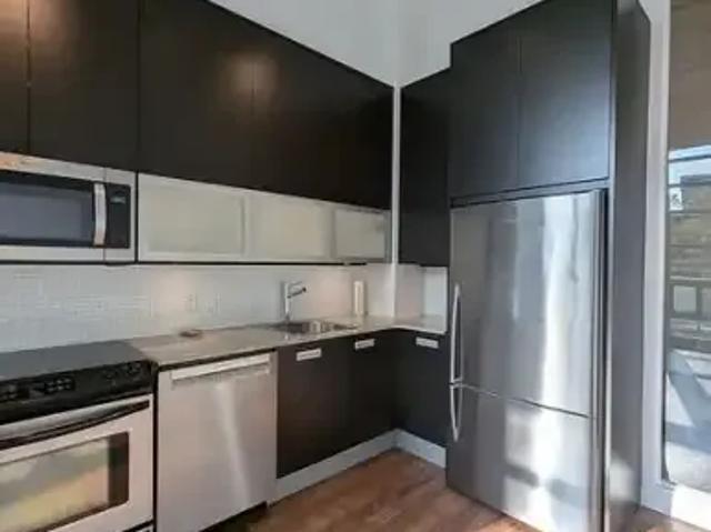 1 Bedroom Condo Toronto ON 103338348