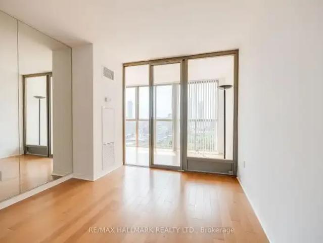 1 Bedroom Condo Toronto ON 104224343
