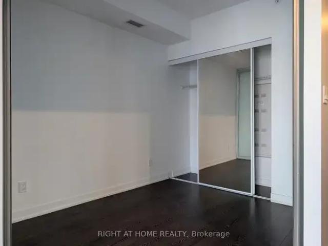 1 Bedroom Condo Toronto ON 105023153