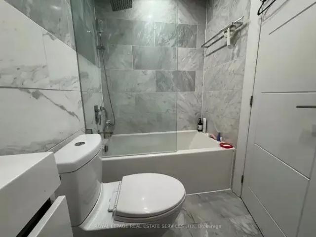 1 Bedroom Condo Toronto ON 105023156