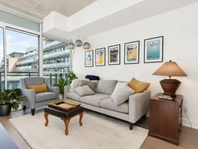 1 Bedroom Condo Toronto ON 105359829