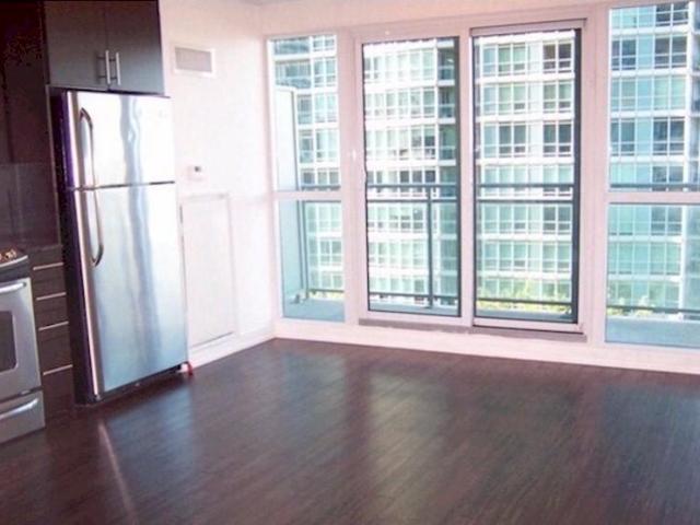 Condo 1 Bedroom Toronto ON 69832882