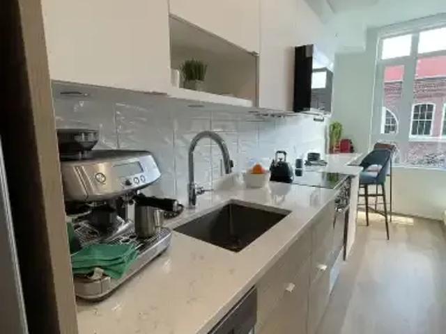 1 Bedroom Condo Victoria BC 102338877