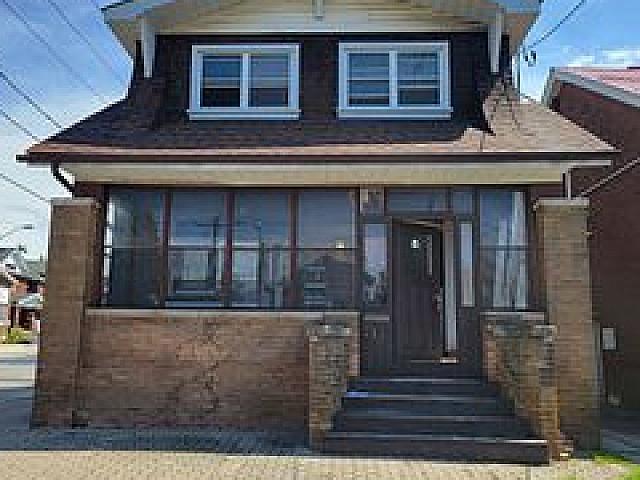1 Bedroom Apt With Separate Office