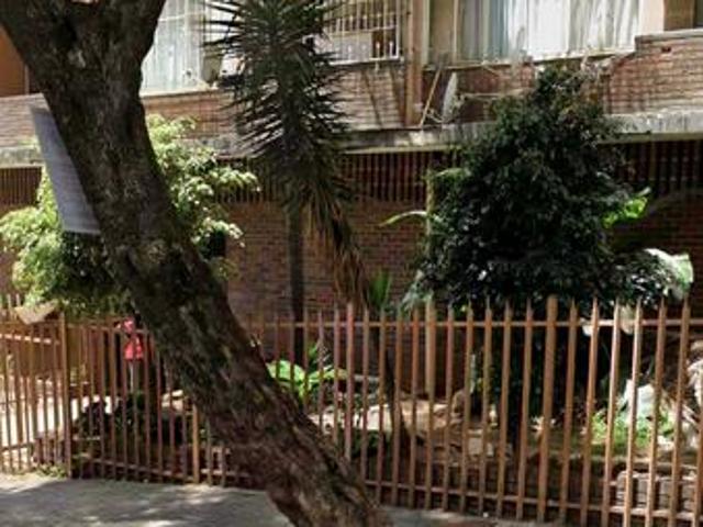 1 bedroom apartment on the market in berea
