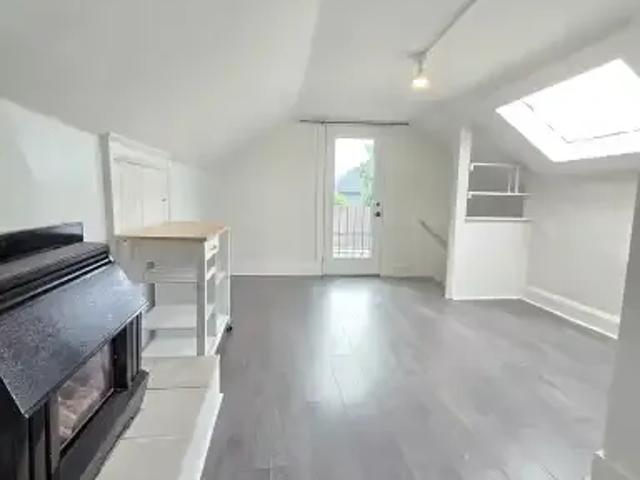 1 Bedroom Apartment Oshawa ON 105198482