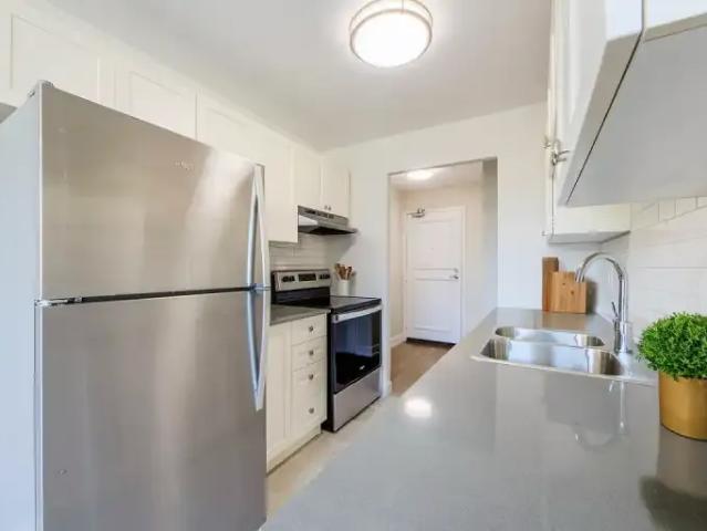 1 Bedroom Apartment Burlington ON 104637086