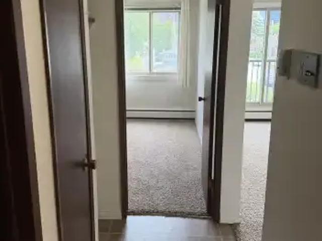 1 Bedroom Apartment Calgary AB 104179666