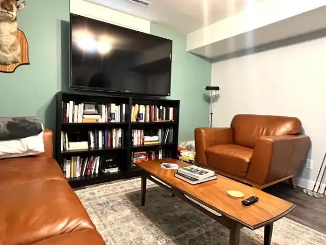 1 Bedroom Apartment Calgary AB 104179898