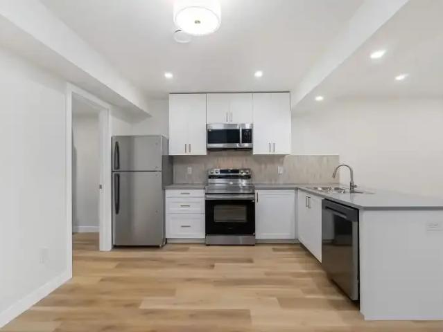 1 Bedroom Apartment Calgary AB 104470734