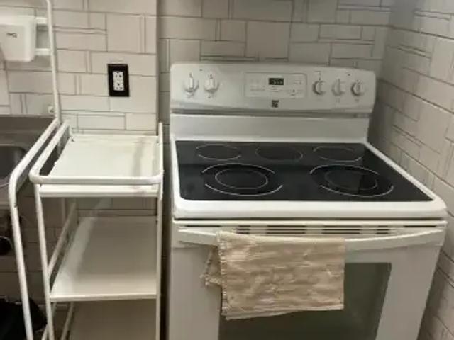 1 Bedroom Apartment Calgary AB 104470754