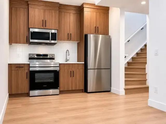 1 Bedroom Apartment Calgary AB 102794856