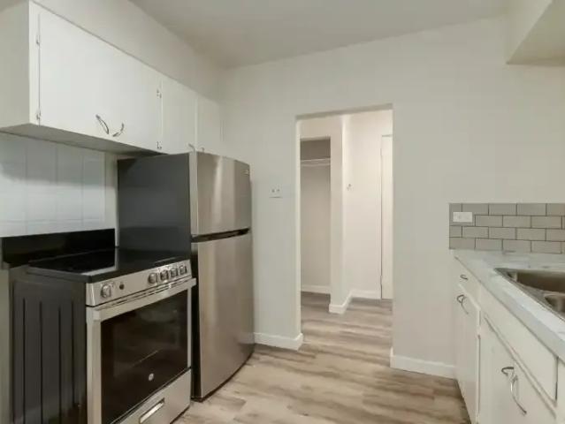 1 Bedroom Apartment Calgary AB 103878642