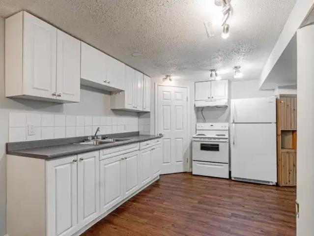 1 Bedroom Apartment Calgary AB LS102846254