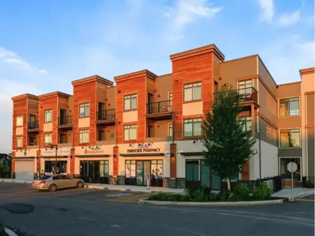 1 Bedroom Apartment Cochrane AB 103367809