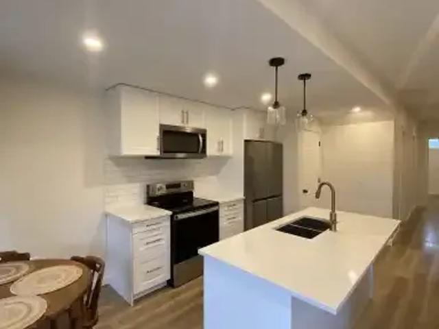 1 Bedroom Apartment Cochrane AB 104182890