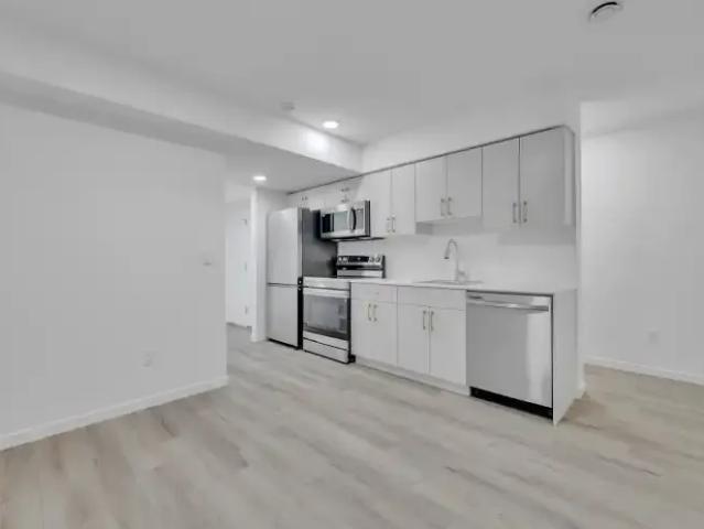 1 Bedroom Apartment Edmonton AB 102085764