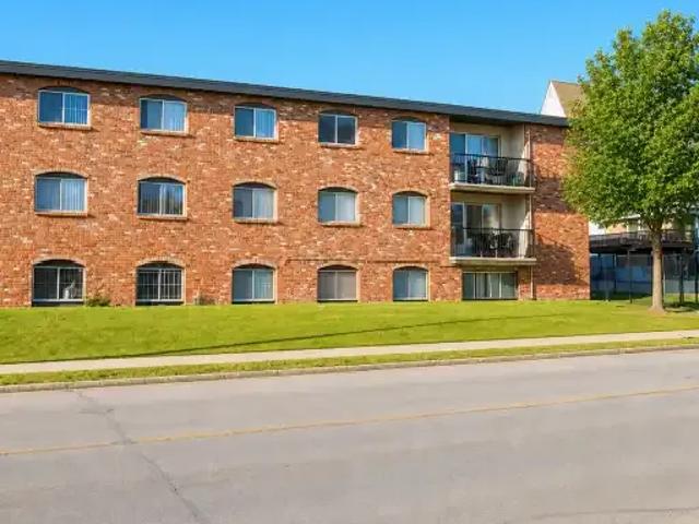 1 Bedroom Apartment Edmonton AB 102845788