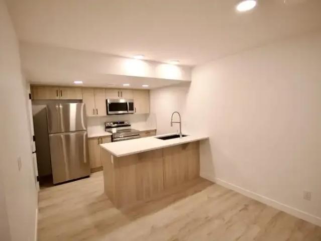 1 Bedroom Apartment Edmonton AB 104181604