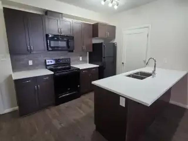 1 Bedroom Apartment Edmonton AB 104106050