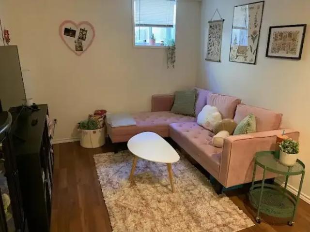 1 Bedroom Apartment Edmonton AB 104292248