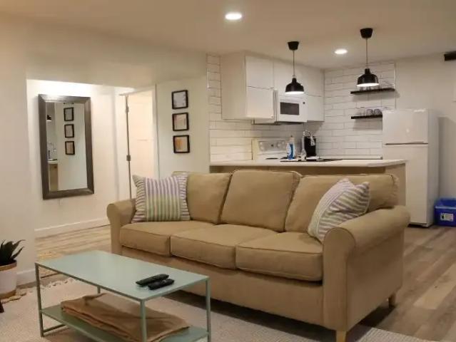 1 Bedroom Apartment Edmonton AB 104362726