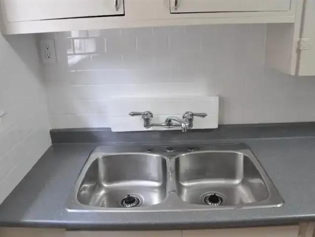 1 Bedroom Apartment Edmonton AB 104863898