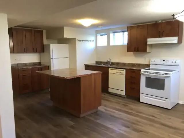 1 Bedroom Apartment Edmonton AB 104940755