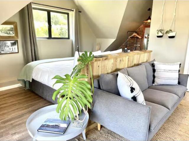 1 Bedroom Apartment Fish Hoek Western Cape LS99643433