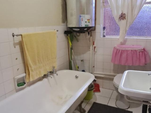 1 Bedroom Apartment / Flat For Sale in Adamayview