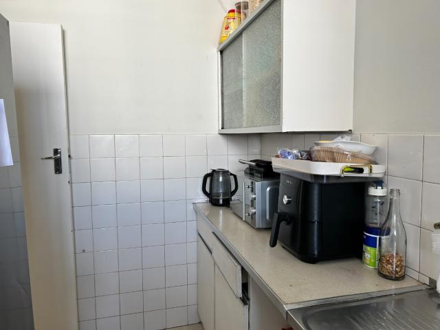 1 Bedroom Apartment / Flat For Sale in Bedford Gardens