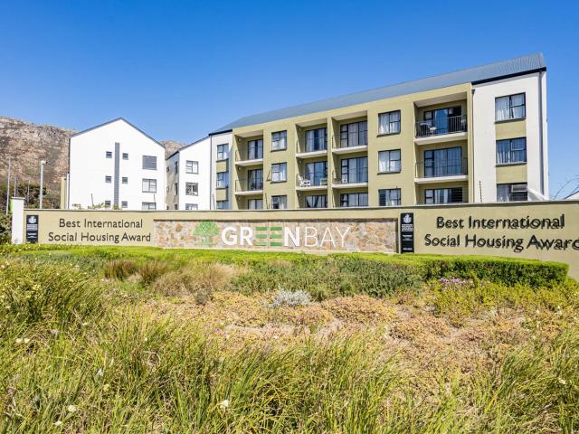 1 Bedroom Apartment / Flat For Sale in Gordons Bay Central