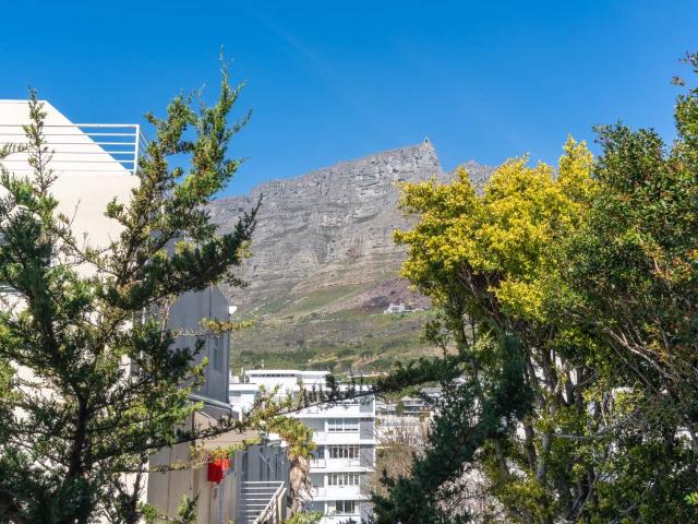 1 Bedroom Apartment / Flat For Sale in Gardens