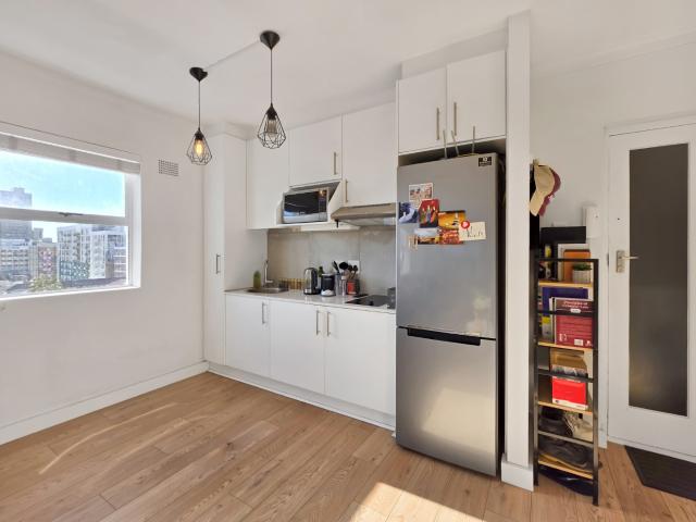 1 Bedroom Apartment / Flat For Sale in Gardens