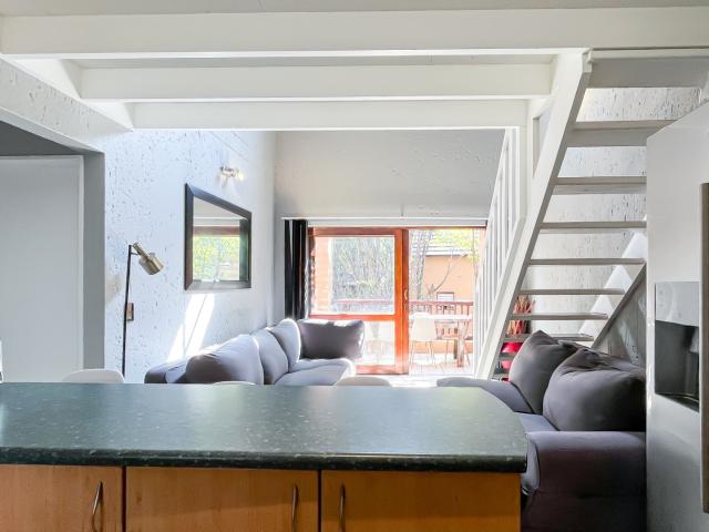 1 Bedroom Apartment / Flat For Sale in Douglasdale