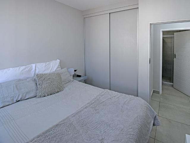 1 Bedroom Apartment / Flat For Sale in Lombardy Estate