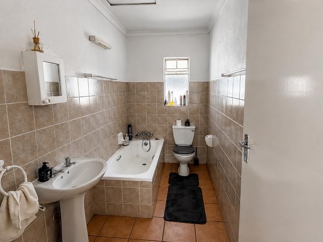 1 Bedroom Apartment / Flat For Sale in Moreleta Park
