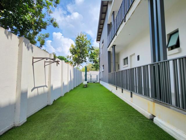 1 Bedroom Apartment / Flat For Sale in Menlo Park