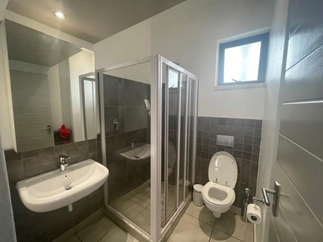 1 Bedroom Apartment / Flat For Sale in Menlo Park