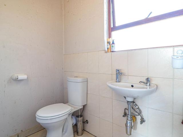 1 Bedroom Apartment / Flat For Sale in Paulshof