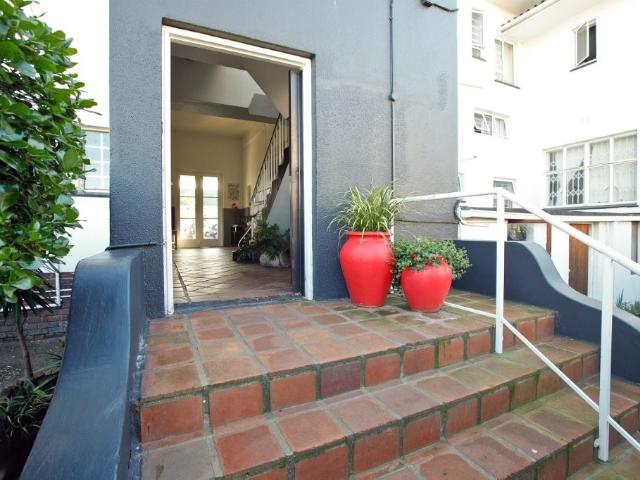1 Bedroom Apartment / Flat For Sale in Plumstead