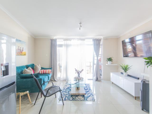 1 Bedroom Apartment / Flat For Sale in Richmond Hill