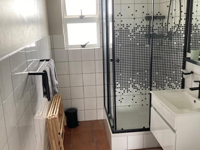 1 Bedroom Apartment / Flat For Sale in Waves Edge