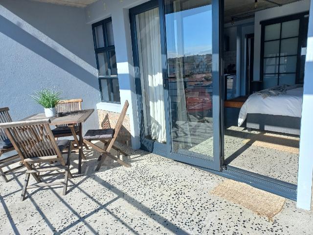 1 Bedroom Apartment / Flat For Sale in West Beach
