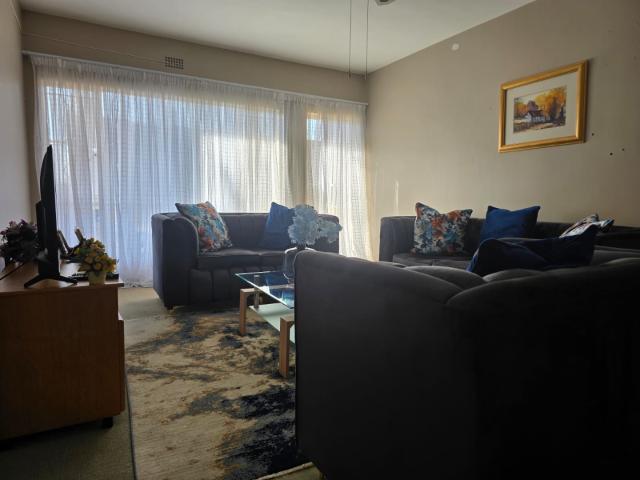 1 Bedroom Apartment / Flat For Sale in Windsor East